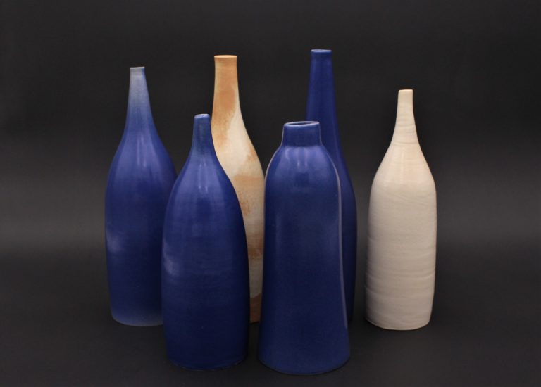 bouteilles-bleu-blanc-grés-ceramique